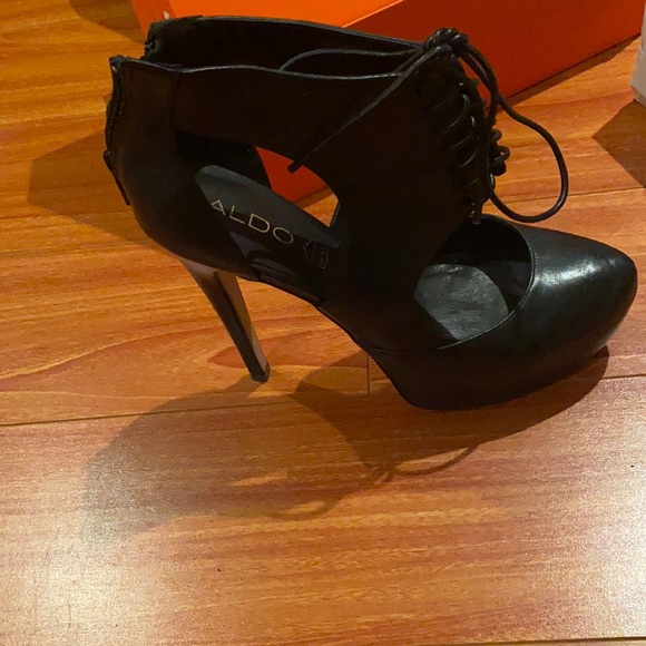 Aldo Style: Alareniel - Picture 1 of 3